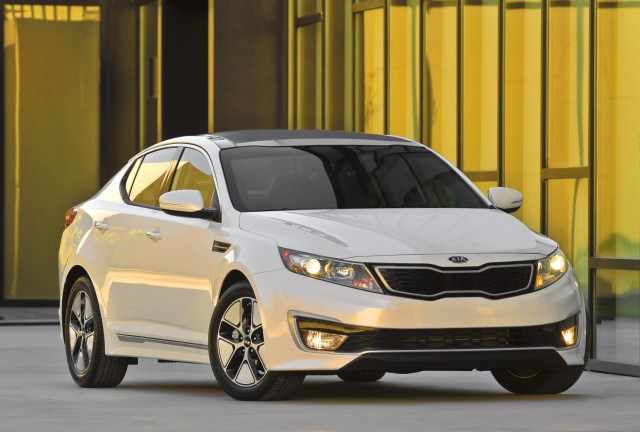 KIA 2013 Optima Hybrid.jpg